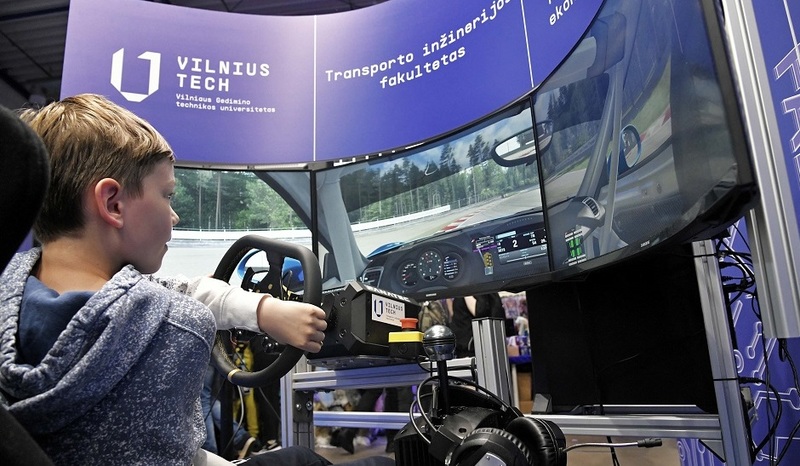 Transporto inžinerija: prisilietimas prie virtualios technologijos – studentų sukurto vairavimo simuliatoriaus